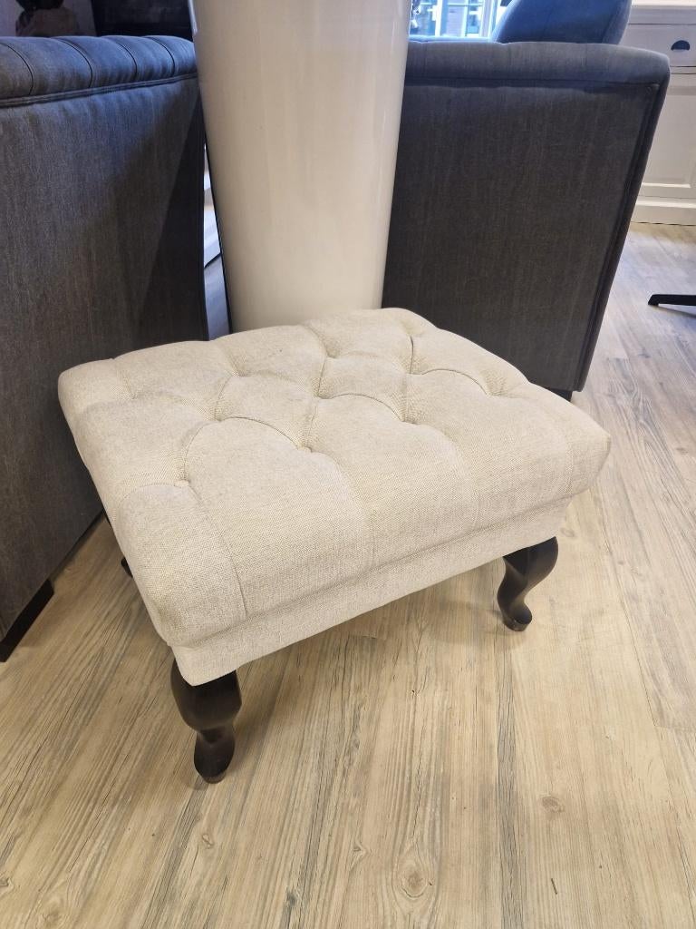 *OPRUIMING* Landelijke Hocker Capiton 50x60 €194 NU €149 (5), 50 tot 75 cm, Ophalen of Verzenden, Stof, Rechthoekig