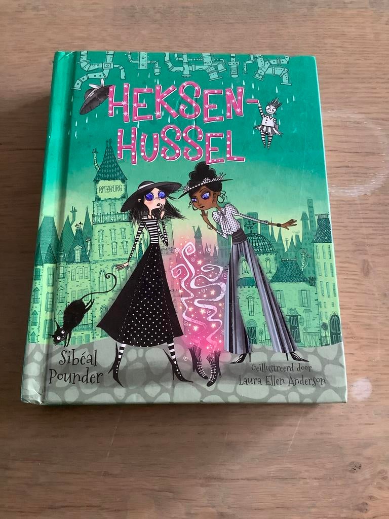 Heksenhussel - Sibéal Pounder (Jeugdboek), Ophalen of Verzenden, Zo goed als nieuw, Fictie algemeen