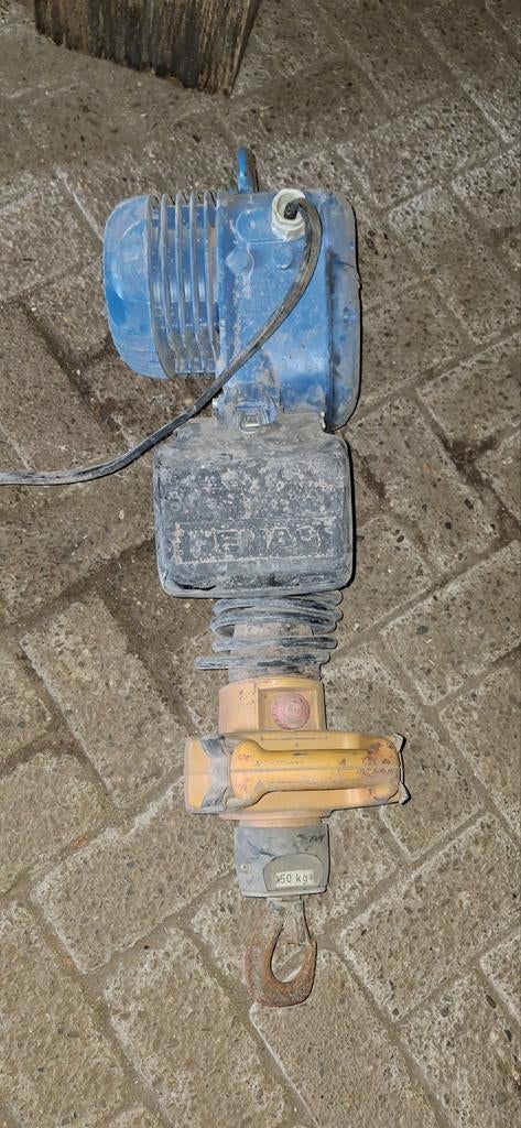 Mannesmann Demag Kettingtakel 250 kg, Ophalen