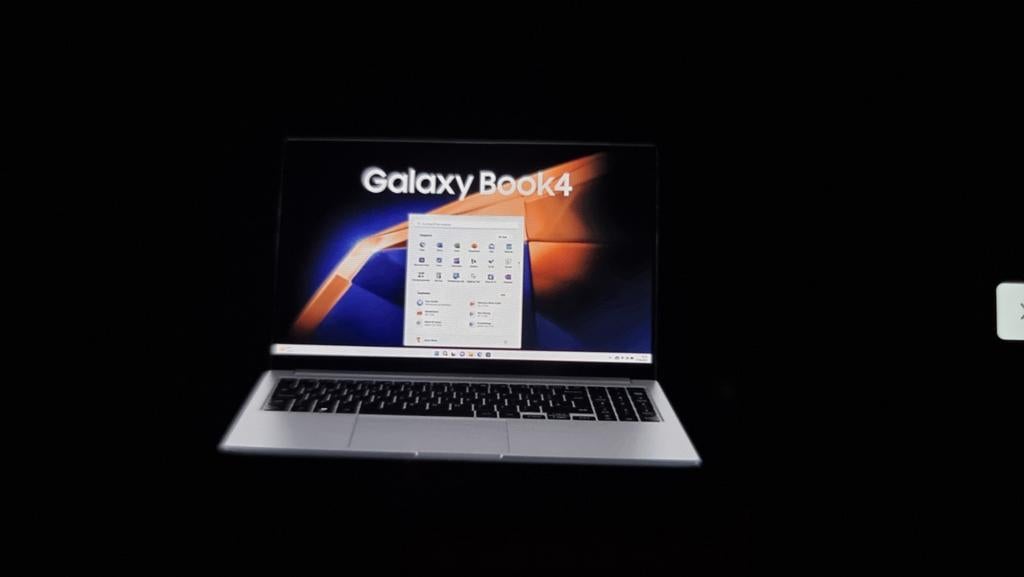 Samsung Galaxy Book 4 15.6" - Core 3 - 8GB RAM, Ophalen, 2 tot 3 Ghz, 8 GB, Zo goed als nieuw