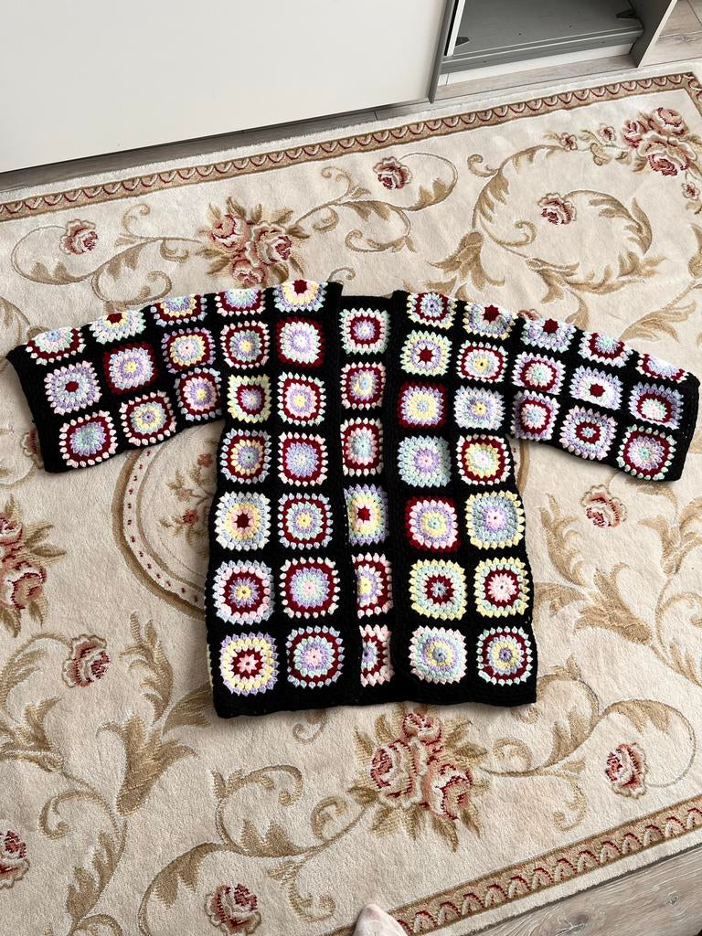 Handgemaakt gehaakt vest met granny squares, Ophalen of Verzenden, Zo goed als nieuw, Maat 38/40 (M), Zwart