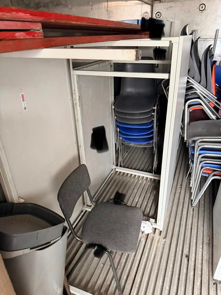 1 partij van div. stoelen en tafels en archiefkasten, Ophalen of Verzenden, Gebruikt, Kunststof