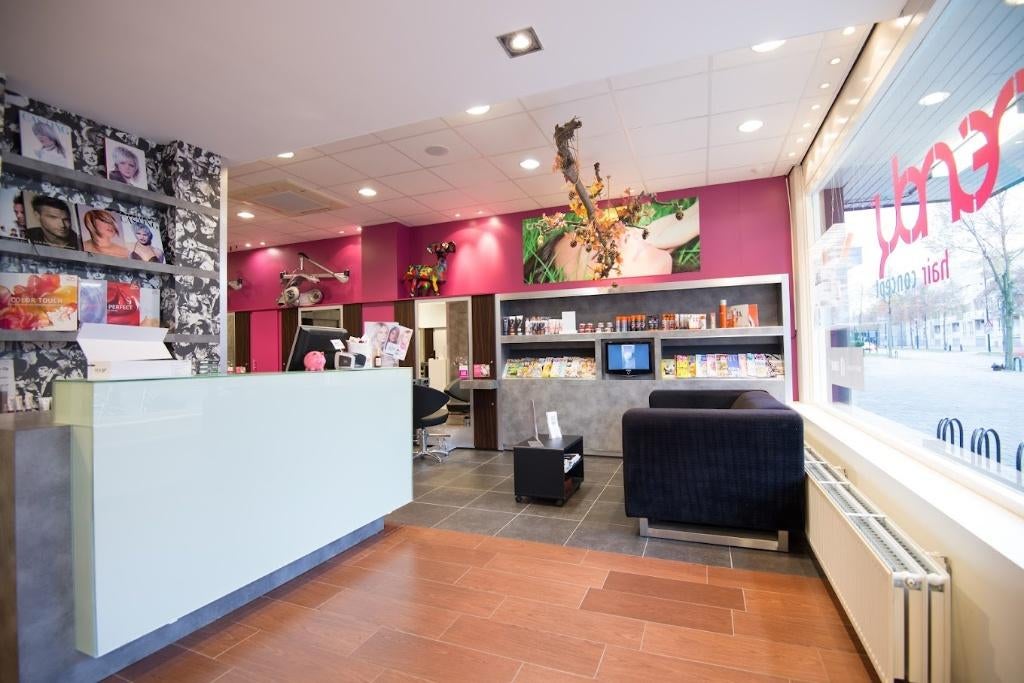 Kapperszaak in BV ter overname - Toplocatie Centrum Zeist, Zakelijke goederen, Exploitaties en Overnames