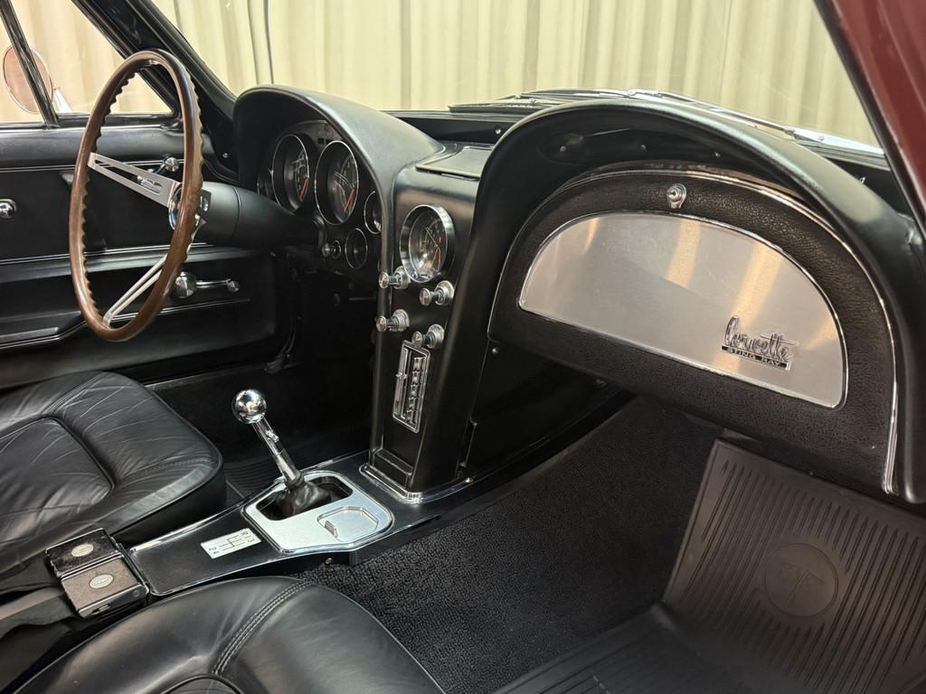 Chevrolet Corvette C2 Coupé / Matching Numbers / 350 PK / 4, Zwart, Chevrolet, Leder, Bedrijf