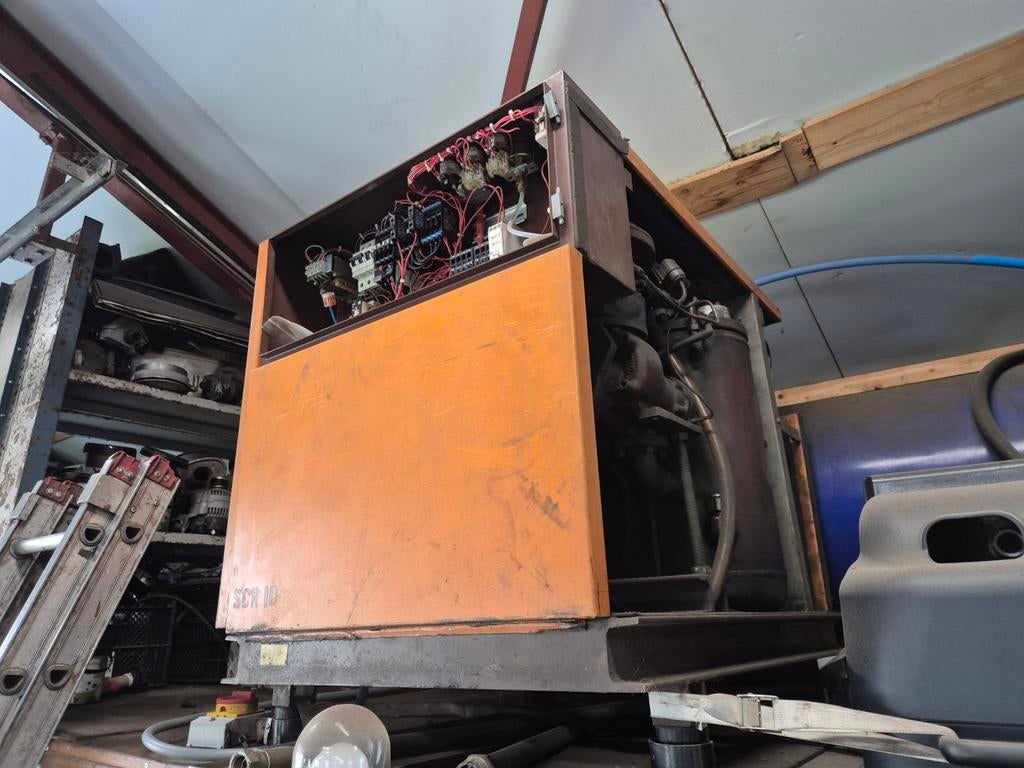 Alup scr10 schroefcompressor, Ophalen, Gebruikt, 200 tot 400 liter/min, 6 tot 10 bar
