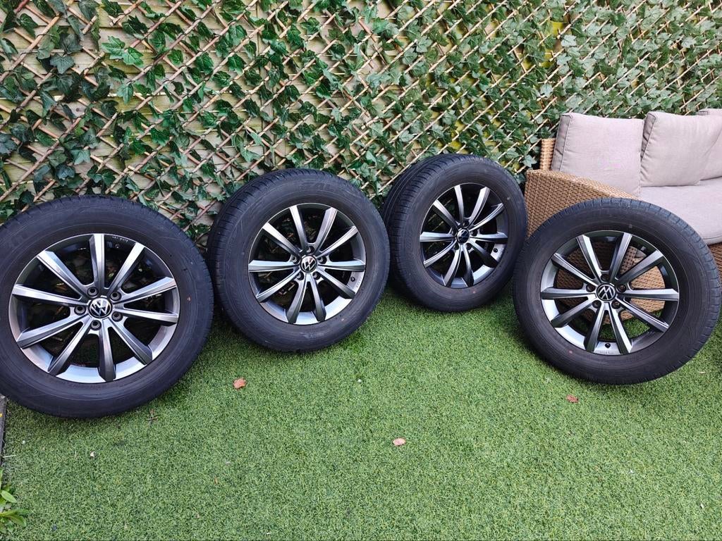 VW Merano 17 inch velgen met Falken zomerbanden 235/60 R17, Auto-onderdelen, Gebruikt, Banden en Velgen, 17 inch, Ophalen of Verzenden