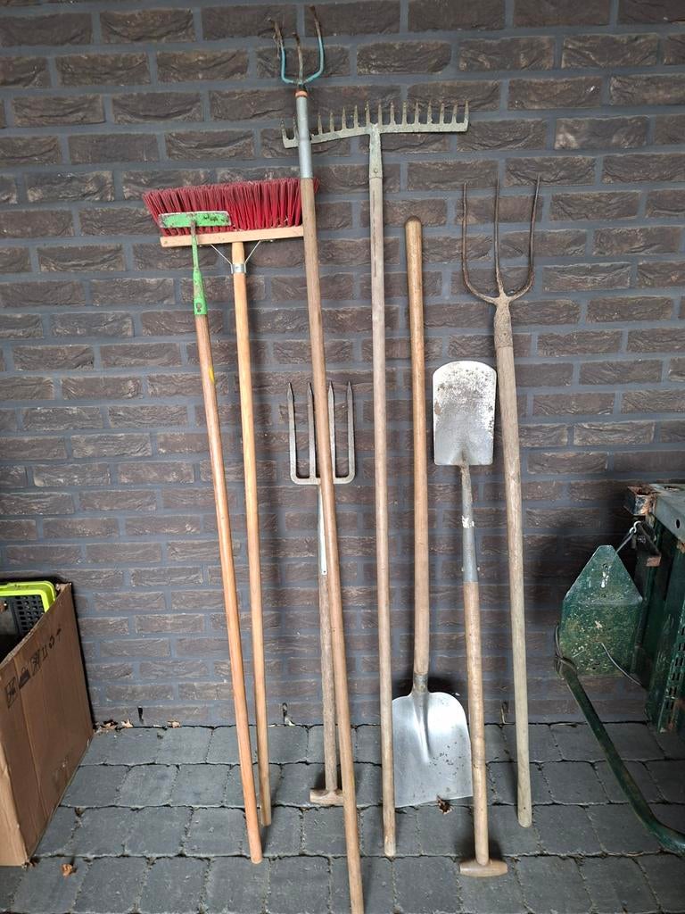 T.k diverse tuingereedschap en bijl, Tuin en Terras, Hand-tuingereedschap, Ophalen, Gebruikt