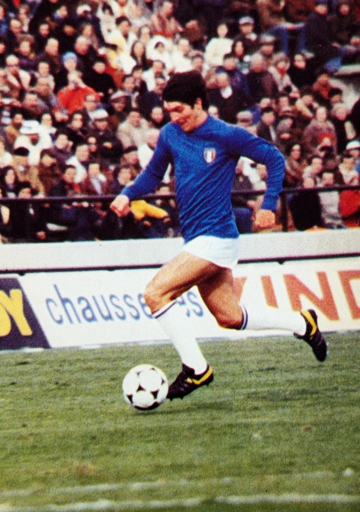 Spelerskaart Paolo Rossi - Juventus - La Squadra Azzurra, Ophalen of Verzenden, Zo goed als nieuw, Buitenlandse clubs, Spelerskaart