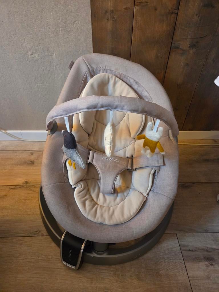 Nuna Leaf wipstoel incl. accessoires – beige ️, Kinderen en Baby's, Wipstoeltjes, Ophalen, Zo goed als nieuw