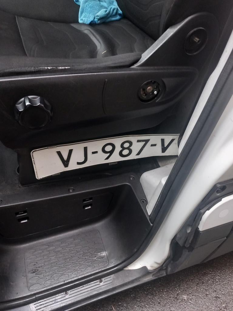 Wit kleur iveco daily, Auto's, Voorwielaandrijving, Euro 5, Stof, Zwart