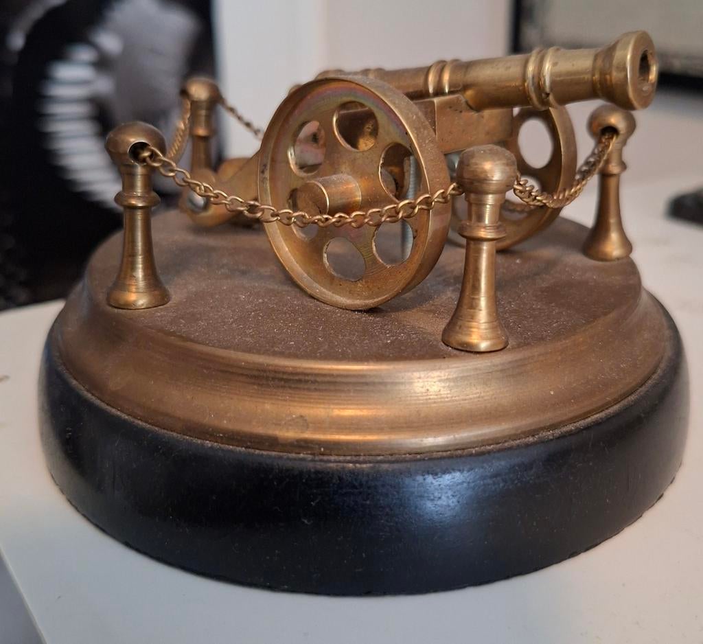 Brons miniatuur kanon op voetstuk decoratie stukje, Antiek en Kunst, Ophalen