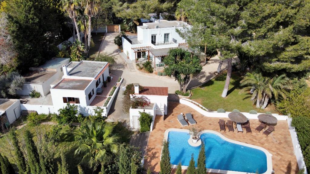 VILLA IBIZA 10 PERS TE HUUR, Vakantie, Vakantiehuizen | Spanje, Ibiza of Mallorca, Landhuis of Villa, Landelijk, 4 of meer slaapkamers