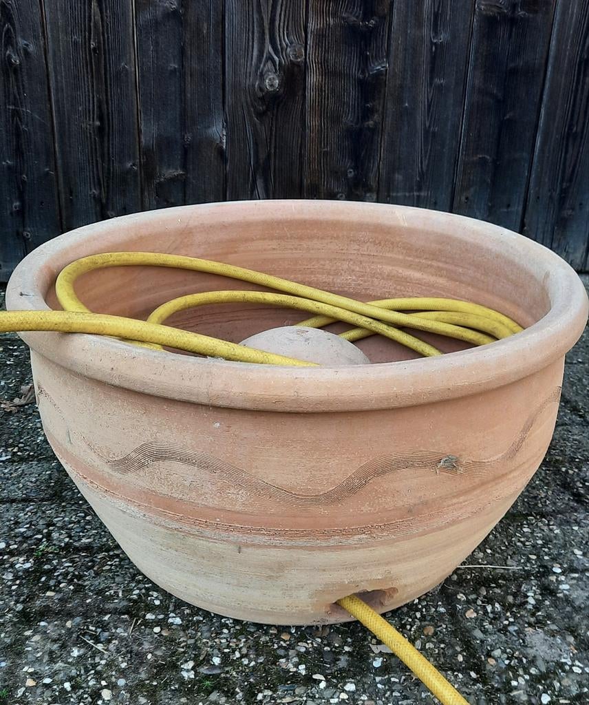 Griekse terracotta unieke slanghouderpot handmade, Ophalen, 40 cm of meer, Rond, Nieuw