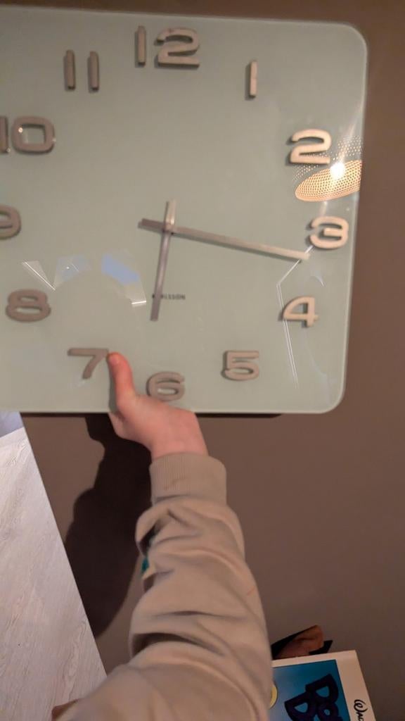 Mooie witte Karlson wandklok, Ophalen of Verzenden, Gebruikt, Analoog, Wandklok