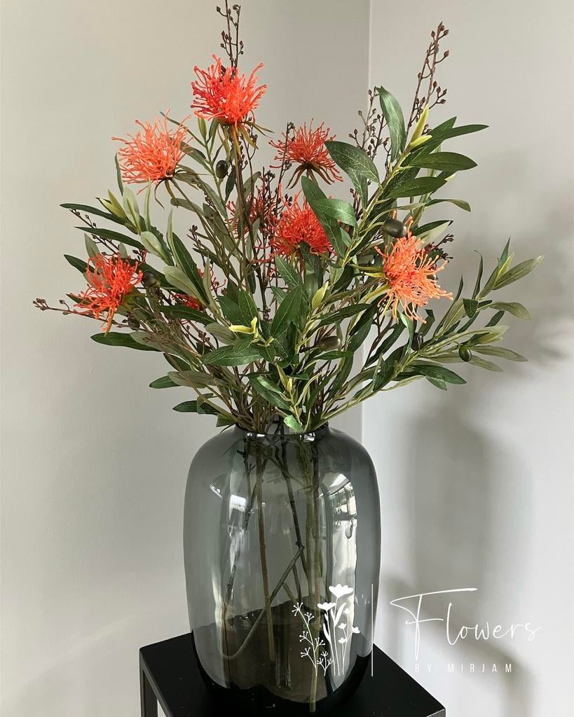 Zijden silka boeket met olijf, besjes en hakea NIEUW!, Binnen, Info@flowersbymirjam.nl, Nieuw, Transformatorstraat 6a