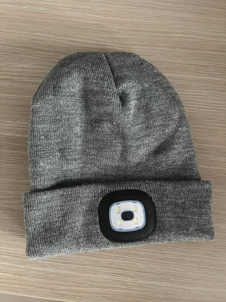 Warme Muts met LED verlichting - Grijs, Ophalen of Verzenden, Zo goed als nieuw, Muts