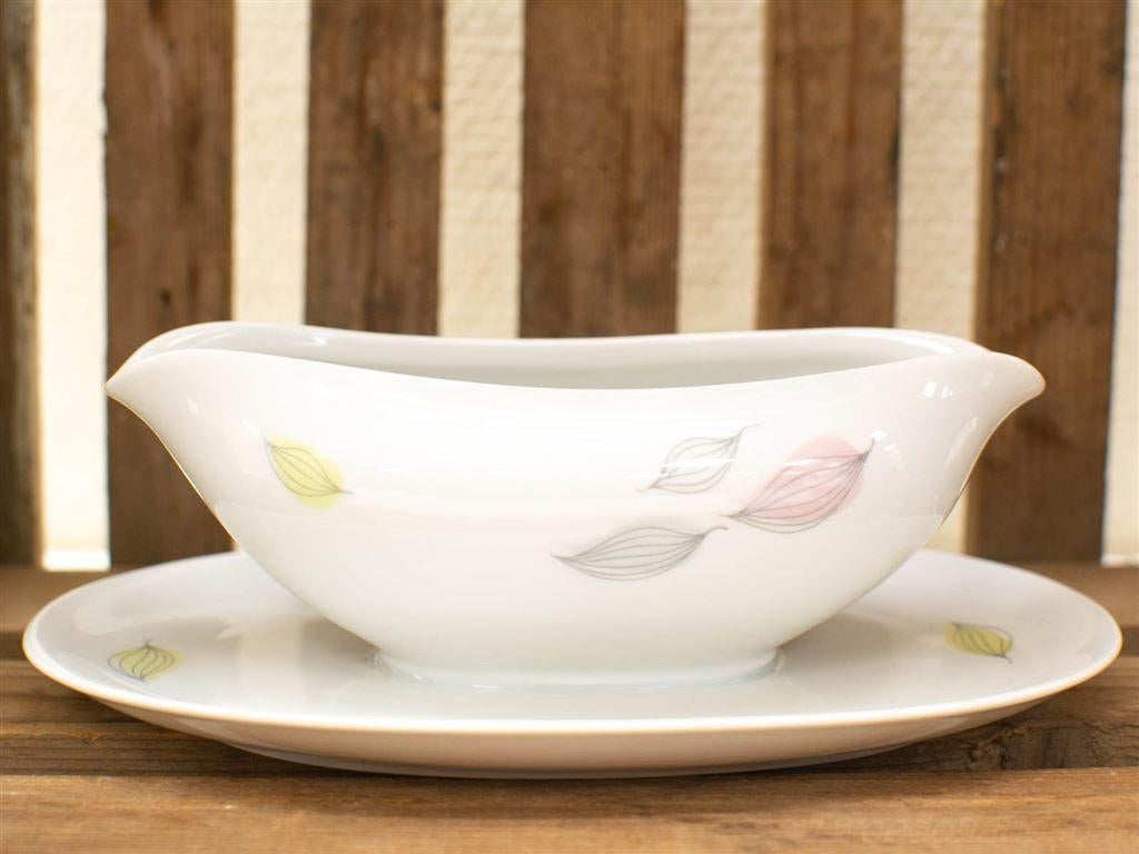 R KPM Krister sju/saus schaaltje met vast schoteltje 34329, Gebruikt, Ophalen of Verzenden, Bord(en), Wedgwood