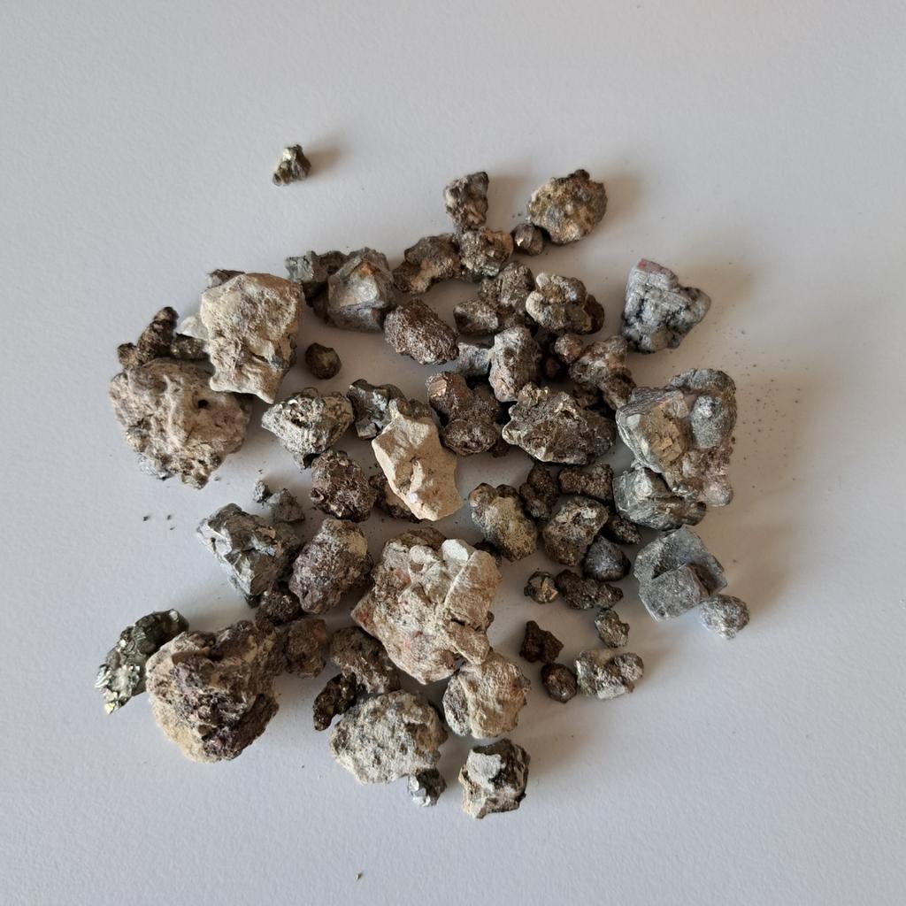 Pyriet Kristallen uit de steengroeve van Winterswijk, Ophalen of Verzenden, Mineraal