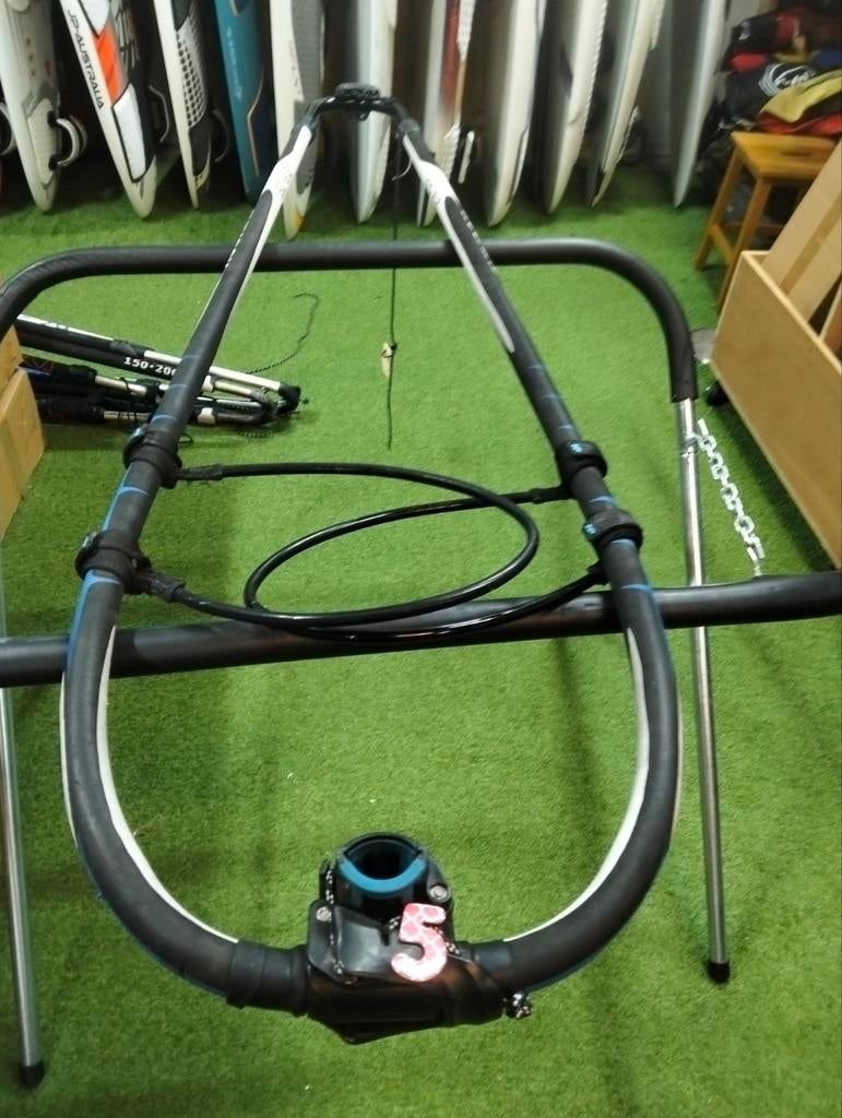 Opruiming: Diverse gebruikte gieken, verschillende lengtes, Gebruikt, Minder dan 250 cm, N.v.t., N.v.t.