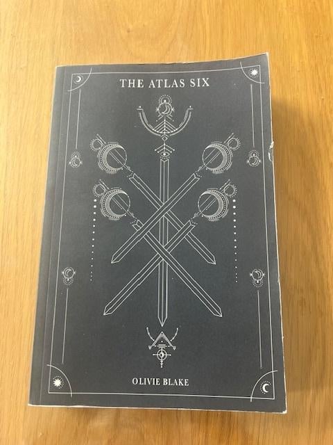 Olivie Blake - The Atlas six, Ophalen of Verzenden, Zo goed als nieuw