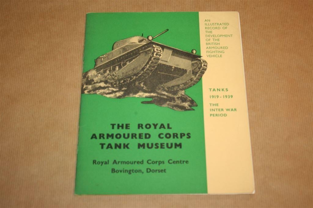 Tanks 1919-1939 - Uitgave Tank Museum, Ophalen of Verzenden, Tweede Wereldoorlog, Zo goed als nieuw, Overige onderwerpen