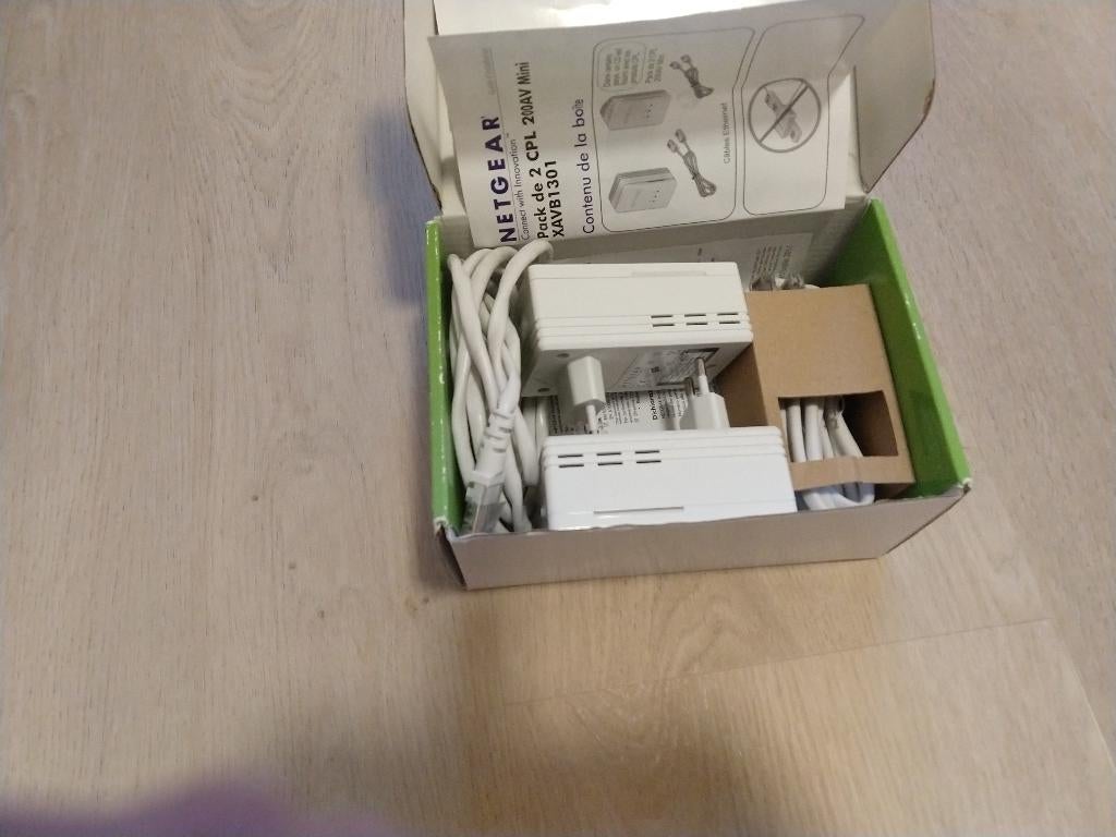 Netgear XAVB1301 Powerline 200AV MINI - set van 2 (in doos), Ophalen of Verzenden, Zo goed als nieuw, Netgear