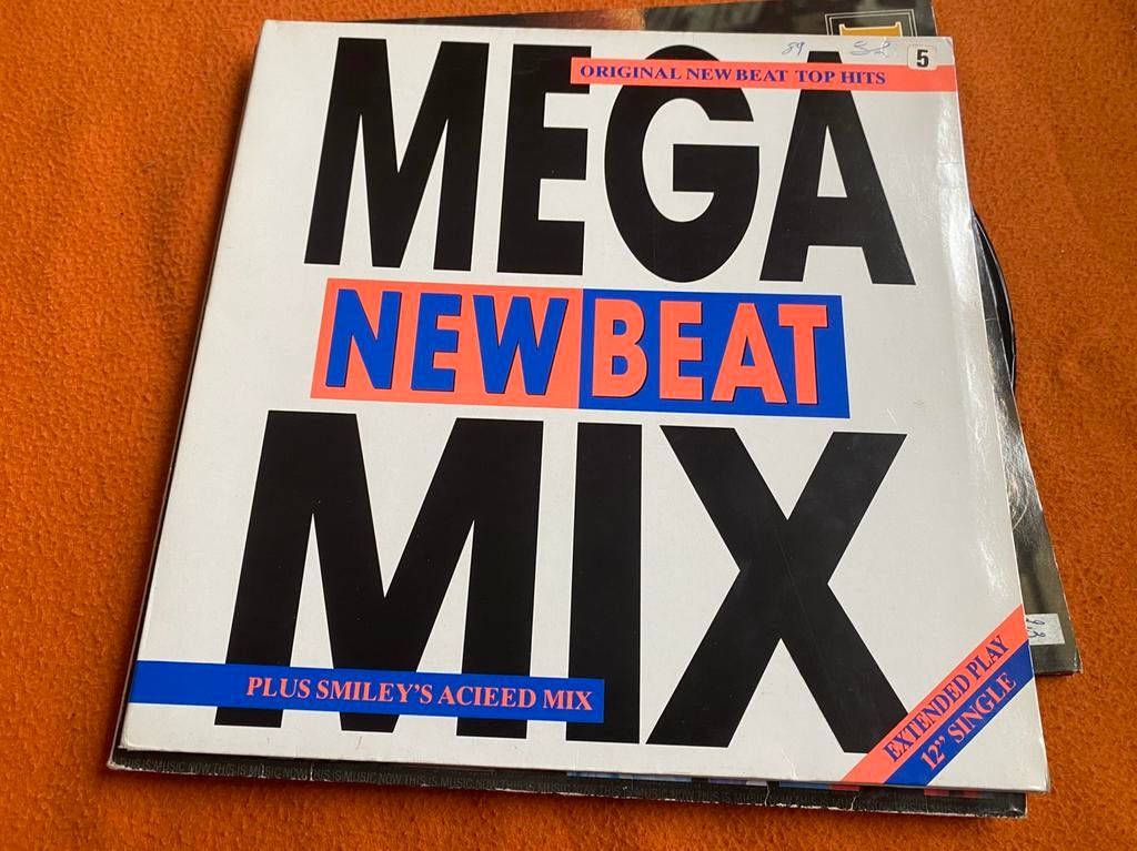 New beat mega mix, Ophalen of Verzenden, Zo goed als nieuw, Overige formaten