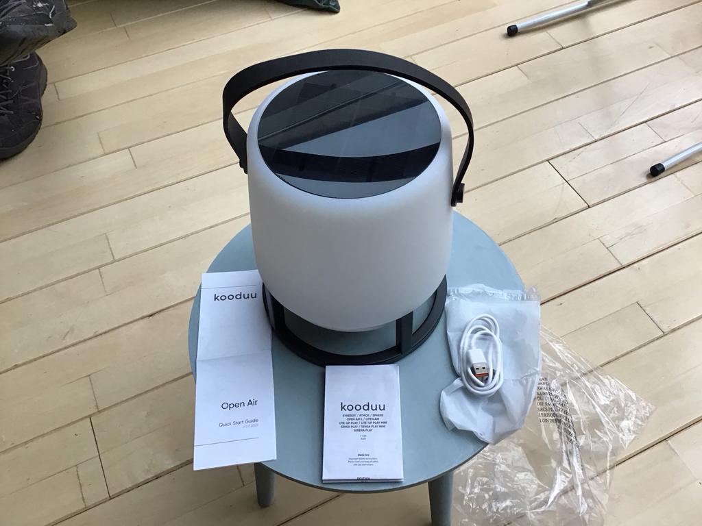 Kooduu Open Air Lamp - Zonne-energie & Bluetooth Speaker, Zonne-energie, Kunststof, Minder dan 50 watt, Staande lamp