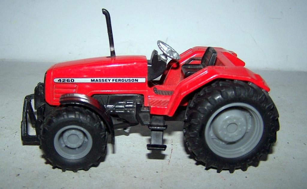 Mooi Massey Ferguson 4260 tractormodel. Izgs., Ophalen of Verzenden, Nieuw, Tractor of Landbouw, Overige merken