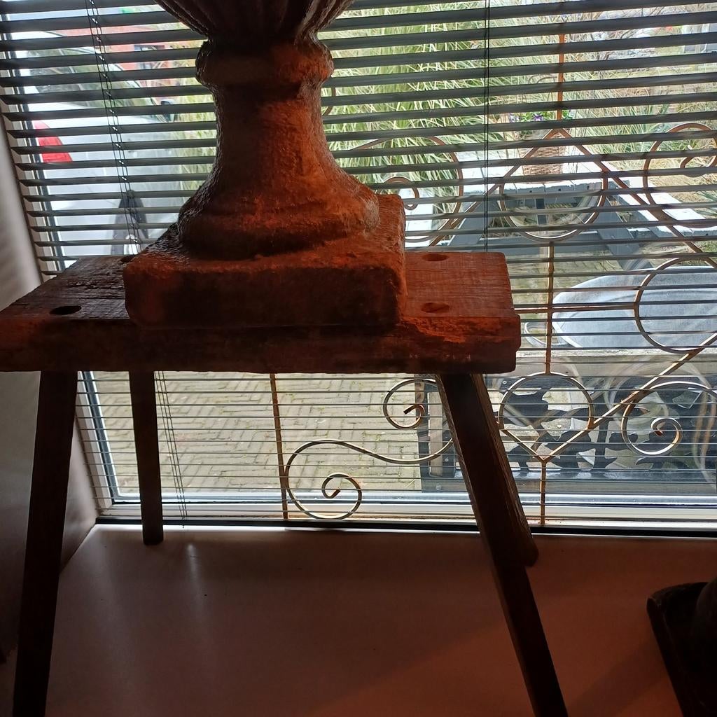 Oud sleets houten kruk bankje landelijk, Ophalen of Verzenden, Hout