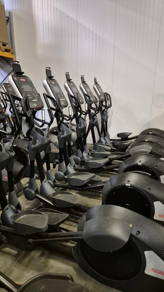 Nautilus Reardrive Crosstrainer 8RDE (14 beschikbaar), Ophalen, Gebruikt, Buik, Crosstrainer