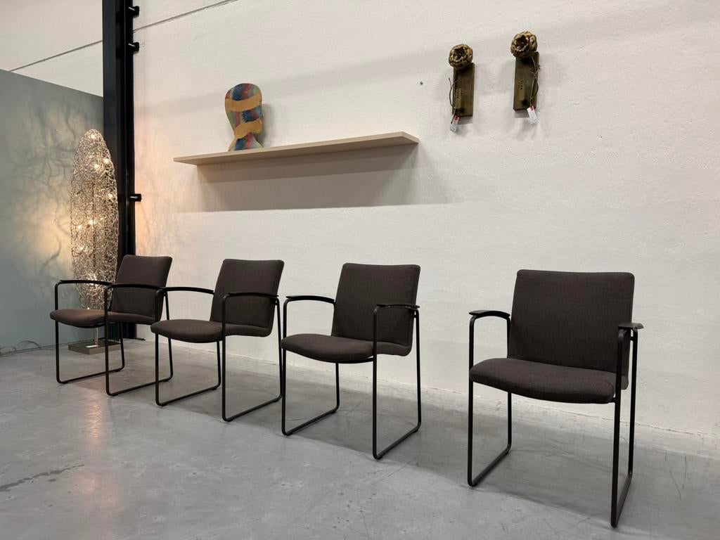 4 Nieuw Leolux Talos eetkamerstoel Feltwool bruin Stoel, Huis en Inrichting, Stoelen, Zo goed als nieuw, Vier, Bruin, Ophalen of Verzenden