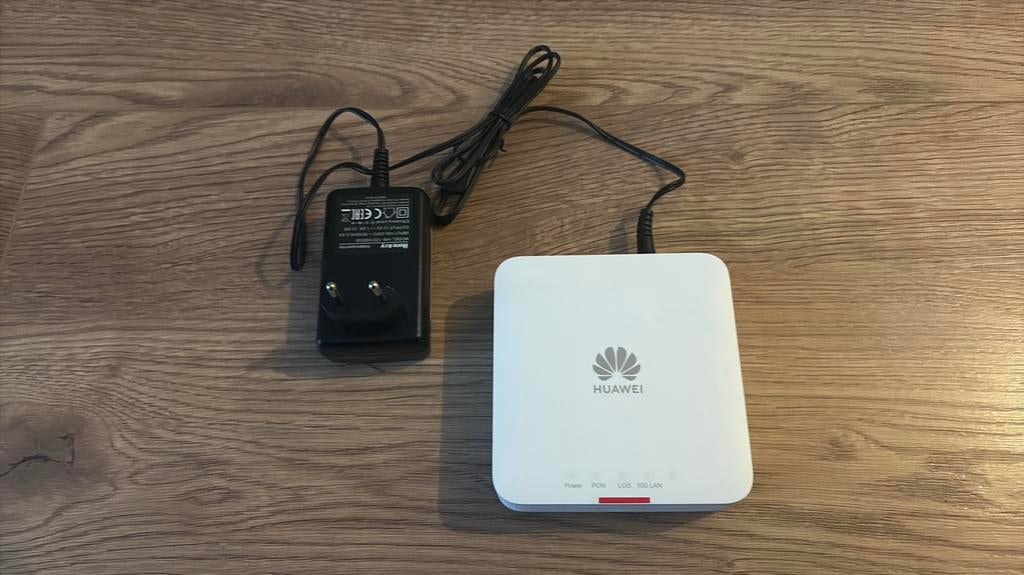 Huawei OptiXstar HN8010Ts-20 router. XGS-PON Terminal., Ophalen of Verzenden