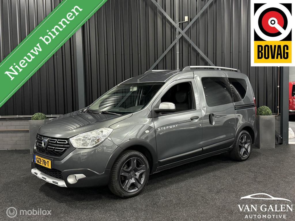 Dacia Dokker combi 1.2 TCe Airco|Cruise|Navi|Trekhaak|APK✅, Auto's, Voorwielaandrijving, Navigatiesysteem, Gebruikt, Euro 6