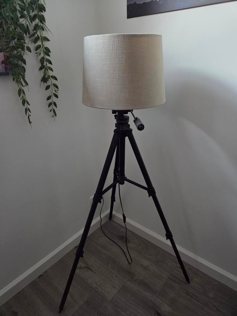 Industriële lamp van metalen fotostatief, Ophalen, Metaal, Industrieel, 150 tot 200 cm