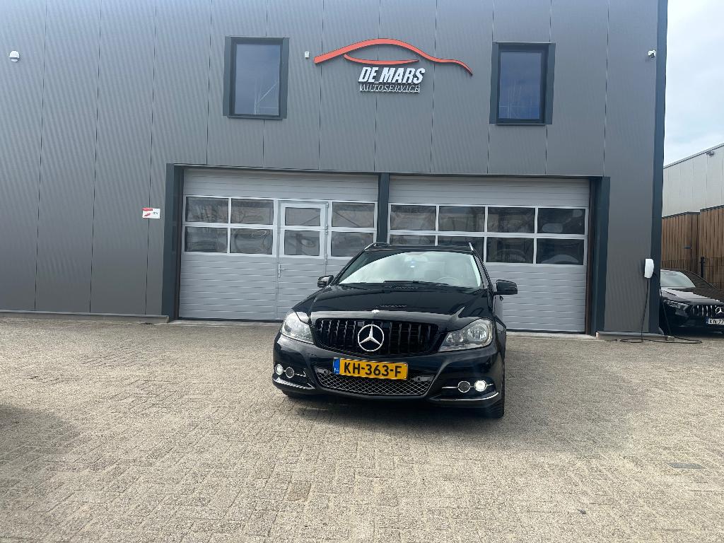 Mercedes-Benz C-Klasse C220cdi BE Estate Aut7 2013 Zwart, Auto's, Mercedes-Benz, Automaat, Euro 5, Achterwielaandrijving, 1800 kg