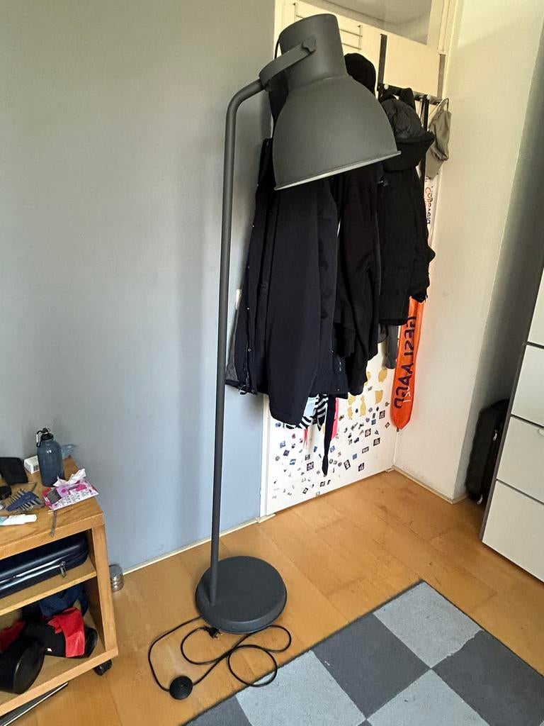 Hektar staande lamp, Huis en Inrichting, Ophalen of Verzenden, Zo goed als nieuw, 150 tot 200 cm