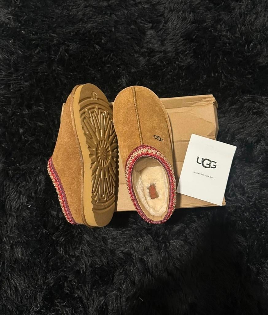 Uggs nieuw, UGG, Bruin, Ophalen of Verzenden, Zo goed als nieuw