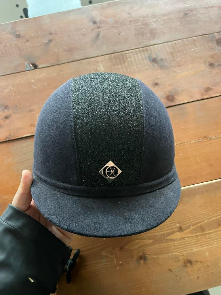 Charles & Owen cap maat L, Dieren en Toebehoren, Paardrijkleding, Ophalen of Verzenden, Zo goed als nieuw, Dressuur, Cap