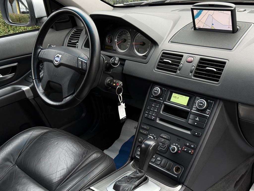 Volvo XC90 4.4 V8 - 7 PERS - STOEL VERW - XENON - CRUISE / C, Auto's, Gebruikt, 2077 kg, 138 €/maand, Leder