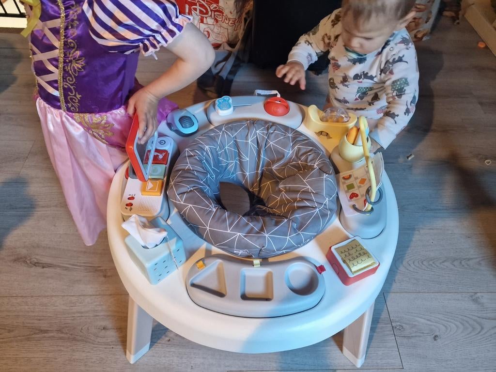 Kinder speeltafel en jumper in één, Kinderen en Baby's, Speelgoed | Babyspeelgoed, Ophalen