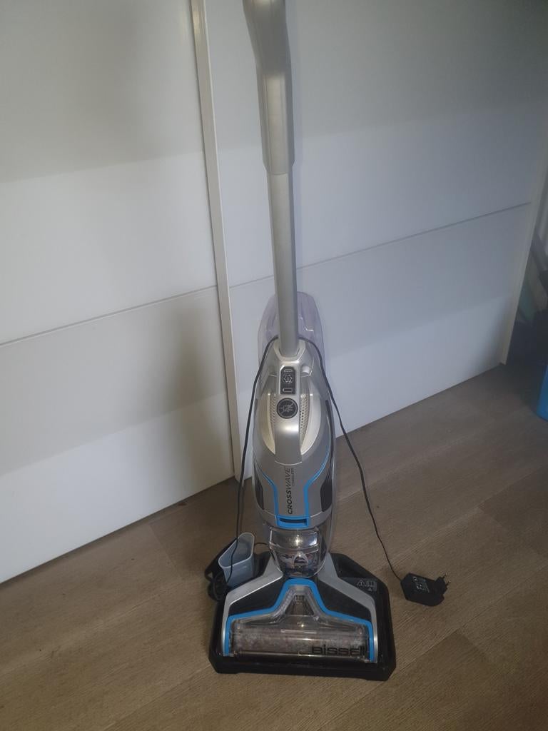 Bissell CrossWave draadloze Stofzuiger/Dweilmachine, Witgoed en Apparatuur, Stofzuigers, Ophalen, Gebruikt, Stofzuiger, Minder dan 1200 watt