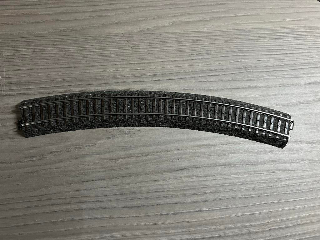 Märklin C-rail 24330 Gebogen rail R3 515 mm, Wisselstroom, Rails, Ophalen of Verzenden, Zo goed als nieuw