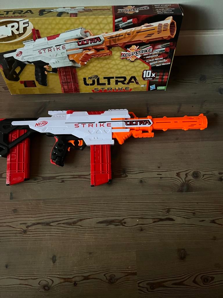 Nerf Ultra Strike Blaster + Extra Magazijn & Pijltjes, Ophalen of Verzenden, Zo goed als nieuw