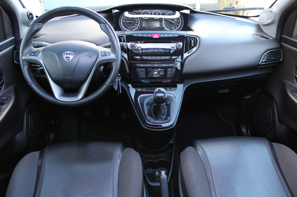 Lancia Ypsilon 0.9 TwinAir Platinum | Incl. 12 maanden Garan, Voorwielaandrijving, Euro 5, 86 pk, Gebruikt