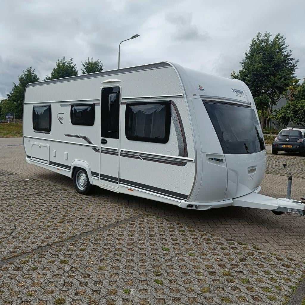 Fendt 515 SG BJ'22+2 ENKELE BEDDEN+MOVER+NIEUWE VOORTENT, Caravans en Kamperen, Standaardzit, Bedrijf, Fendt, 5 tot 6 meter