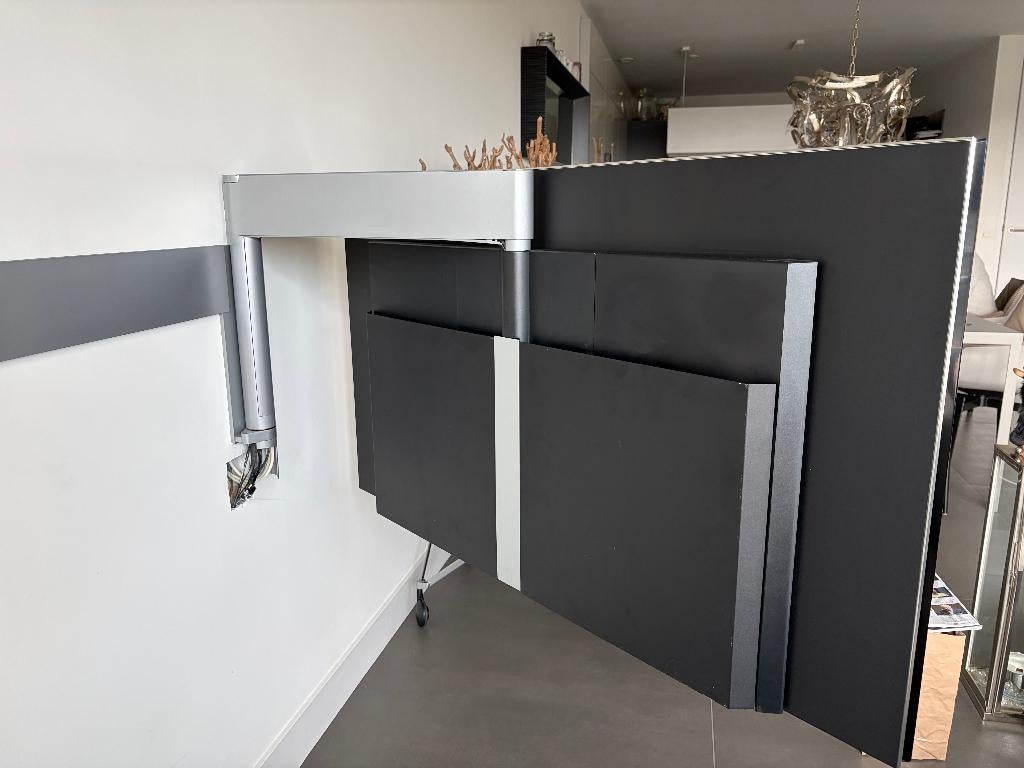 Gemotoriseerde TV muurophanging Beovision Avant,, Ophalen of Verzenden, Gebruikt