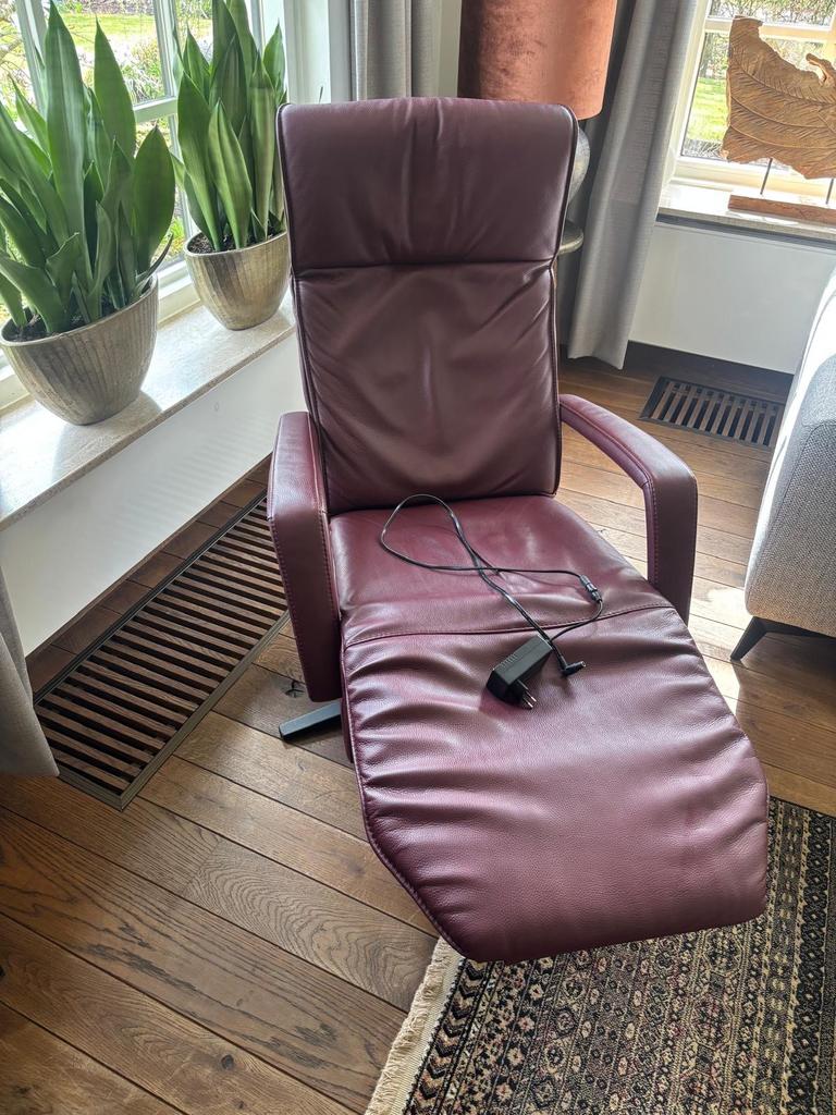 Bordeauxrode relaxfauteuil, Ophalen, Gebruikt, 100 tot 125 cm, Leer