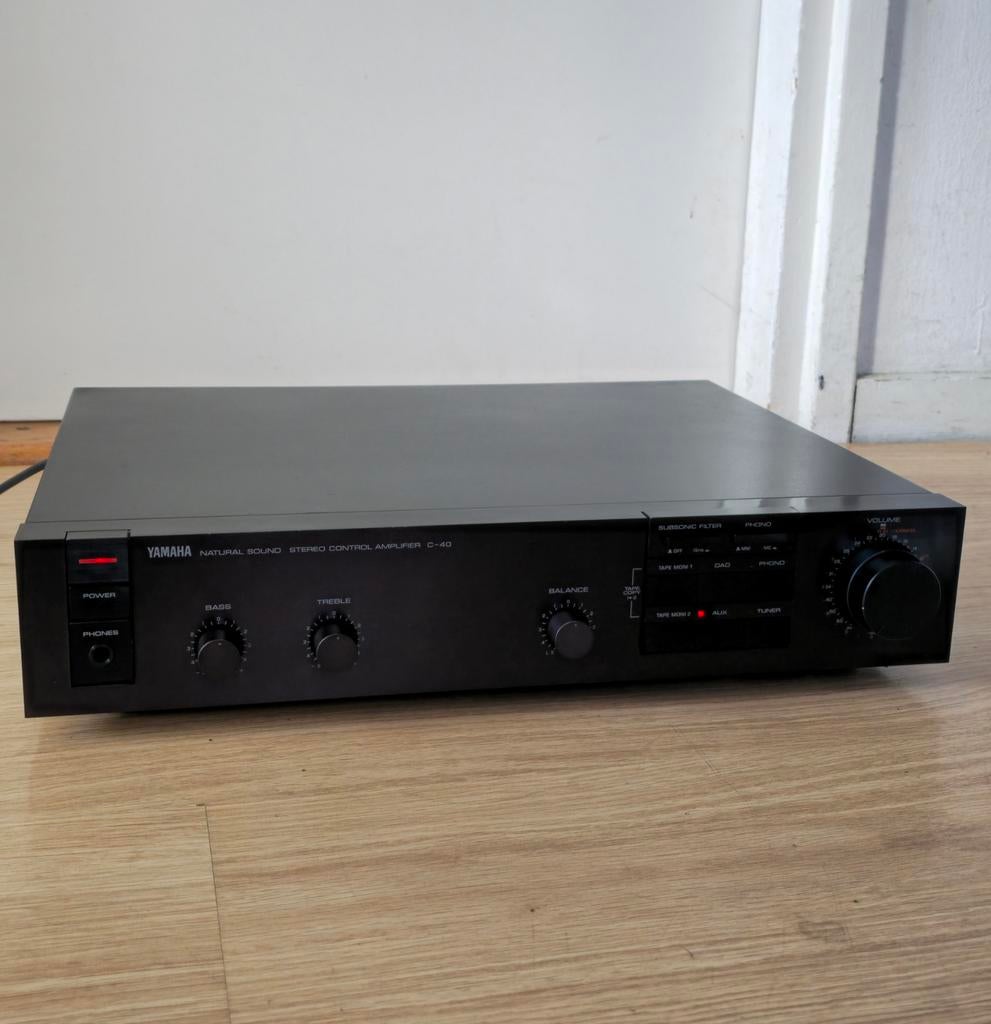 Yamaha C-40 Voorversterker - Klassieke Audio Kwaliteit, Audio, Tv en Foto, Versterkers en Receivers, Ophalen of Verzenden, Gebruikt