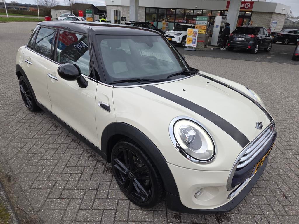 Mini Cooper 1.5 Pepper |2015|2e eigenaar| Dealer onderhouden, Auto's, Mini, 136 pk, Leder en Stof, Handgeschakeld, Grijs